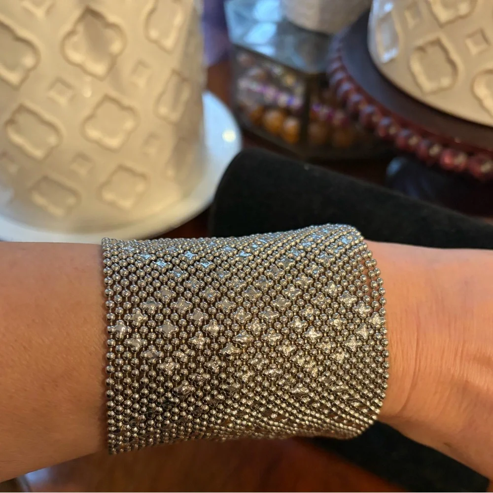 Liquid Metal Elegant Silver Beaded Bracelet - Picture 2 of 10